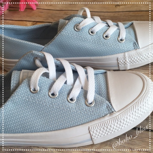 See new listing - Picture 3 of 8